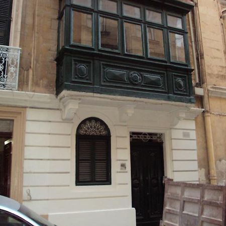 House فاليتا المظهر الخارجي الصورة