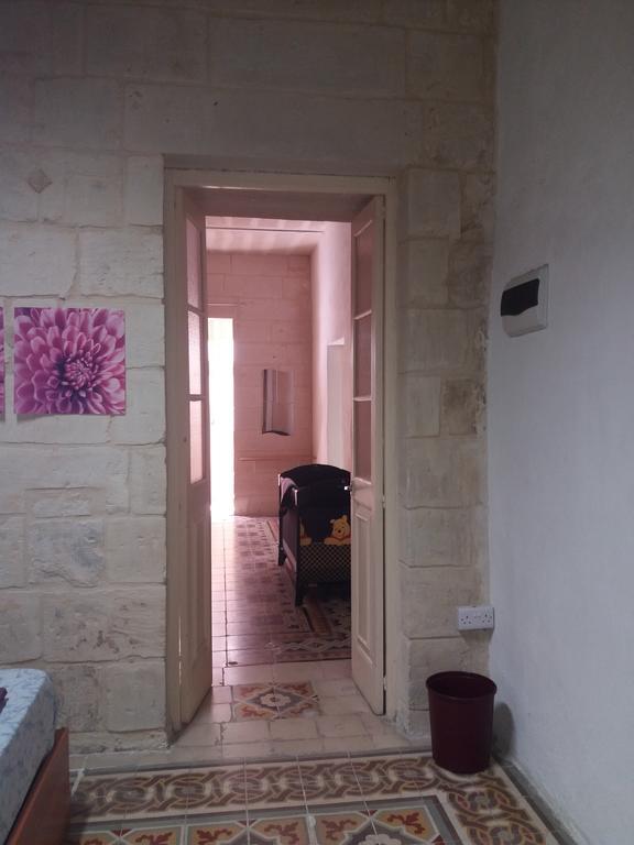House فاليتا المظهر الخارجي الصورة